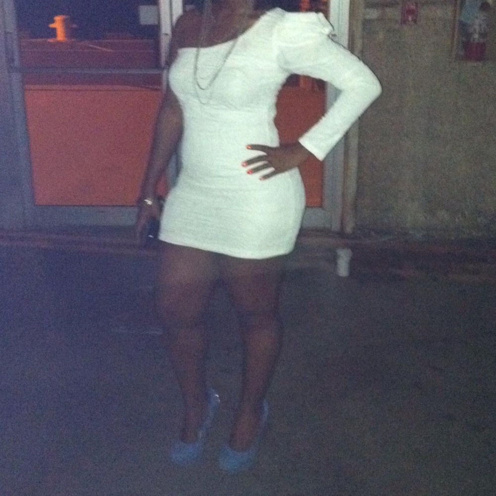 All White Mini Dress - Picture 5 of 5